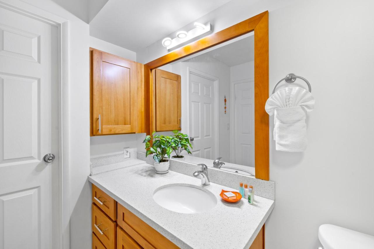 & Ocean Views 1br, Steps From Waikiki & Free Parking! Apartamento *