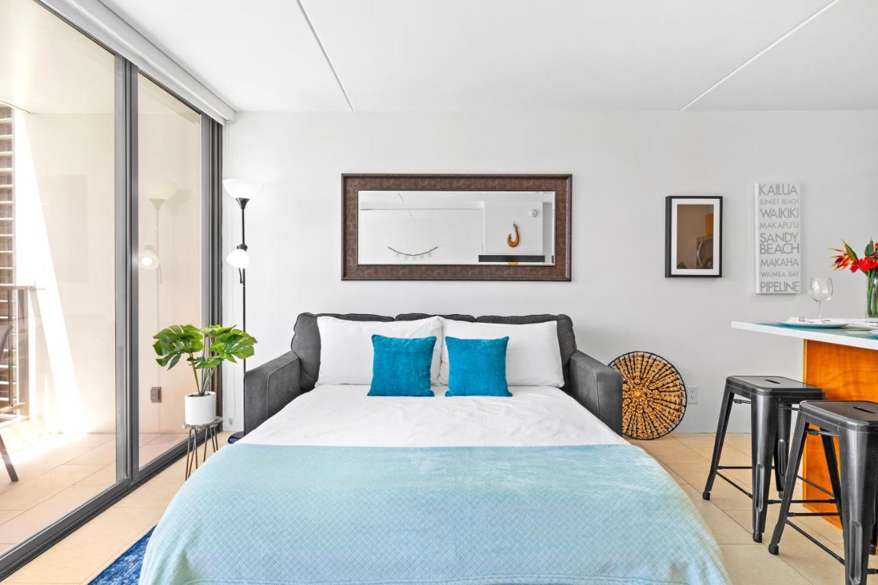 & Ocean Views 1br, Steps From Waikiki & Free Parking! Apartamento *