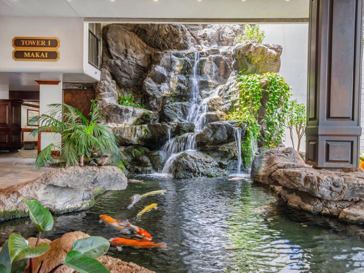 Apartamento & Ocean Views 1br, Steps From Waikiki & Free Parking! *