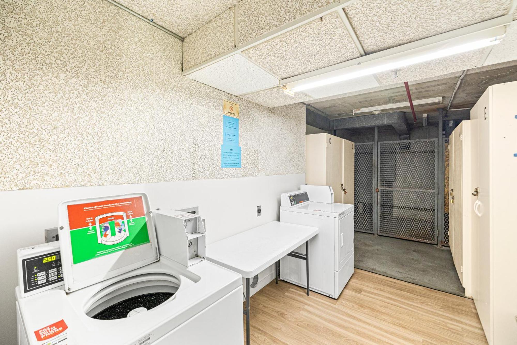 & Ocean Views 1br, Steps From Waikiki & Free Parking! *
