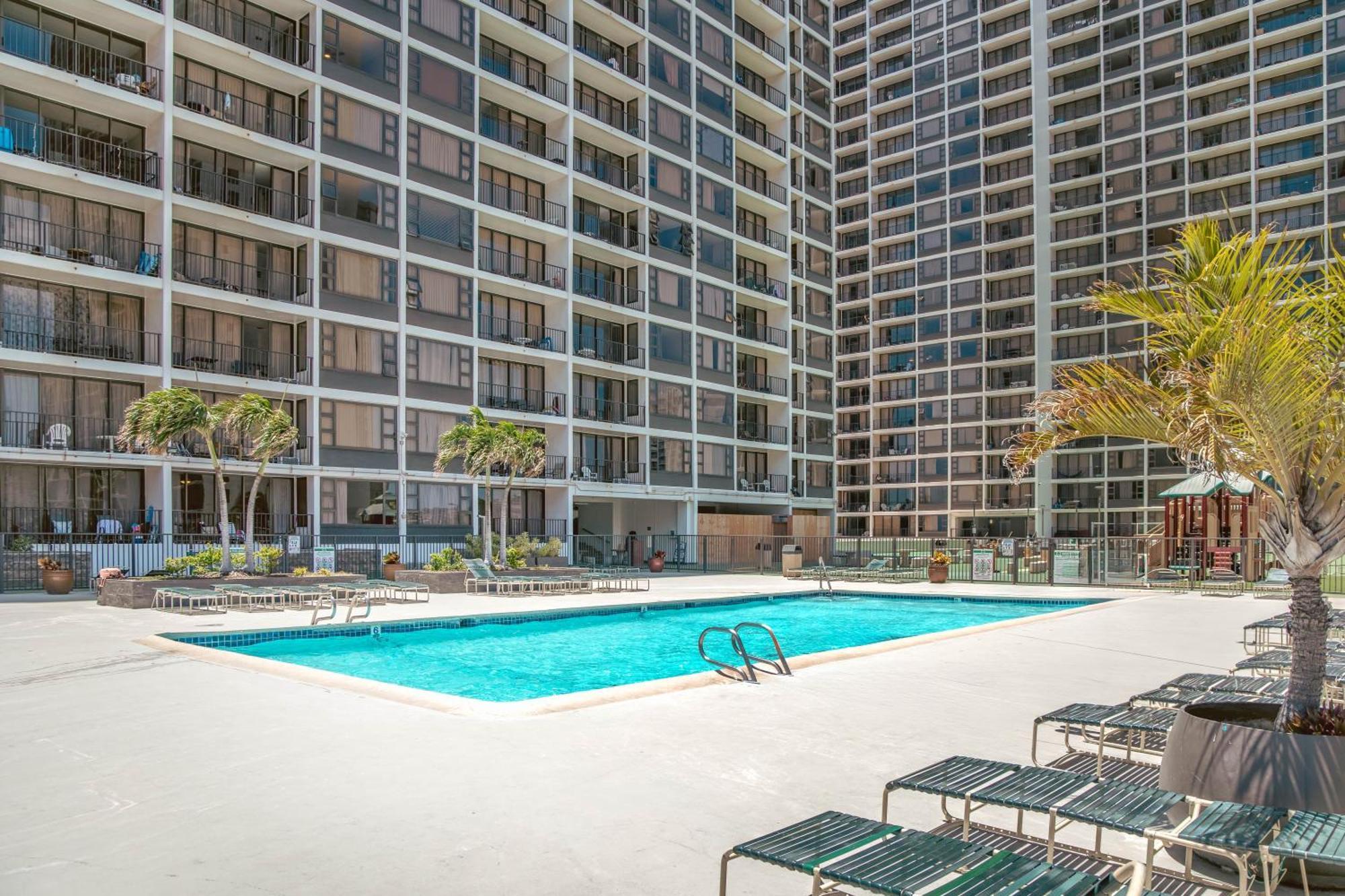 & Ocean Views 1br, Steps From Waikiki & Free Parking! Apartamento *