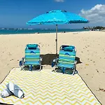 City & Ocean Views 1Br, Steps From Waikiki Beach & Free Parking!